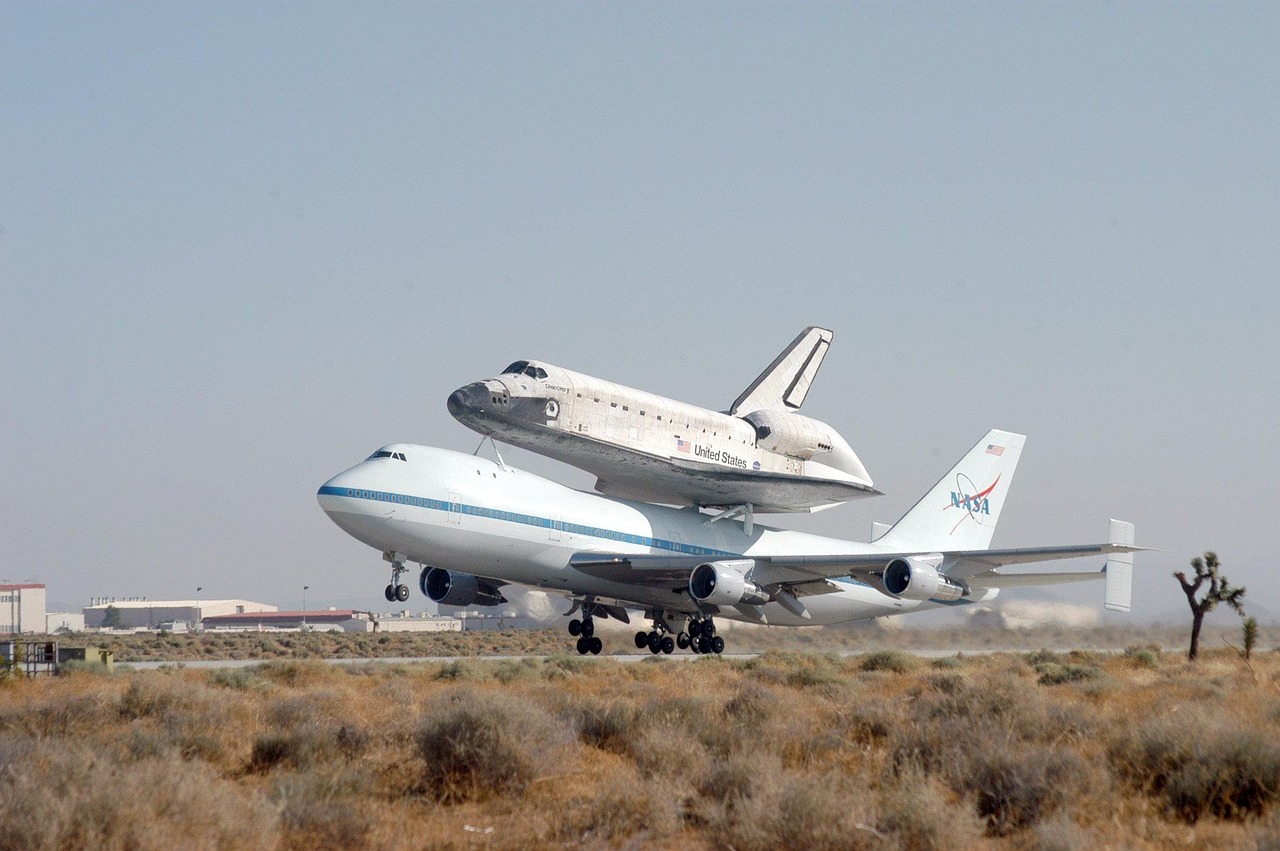 space shuttle, nasa, shuttle transportation, piggyback, boeing, edwards air force base, kennedy space center, discovery, flying, space travel, space shuttle, space shuttle, space shuttle, piggyback, piggyback, piggyback, piggyback, piggyback, discovery, discovery, discovery