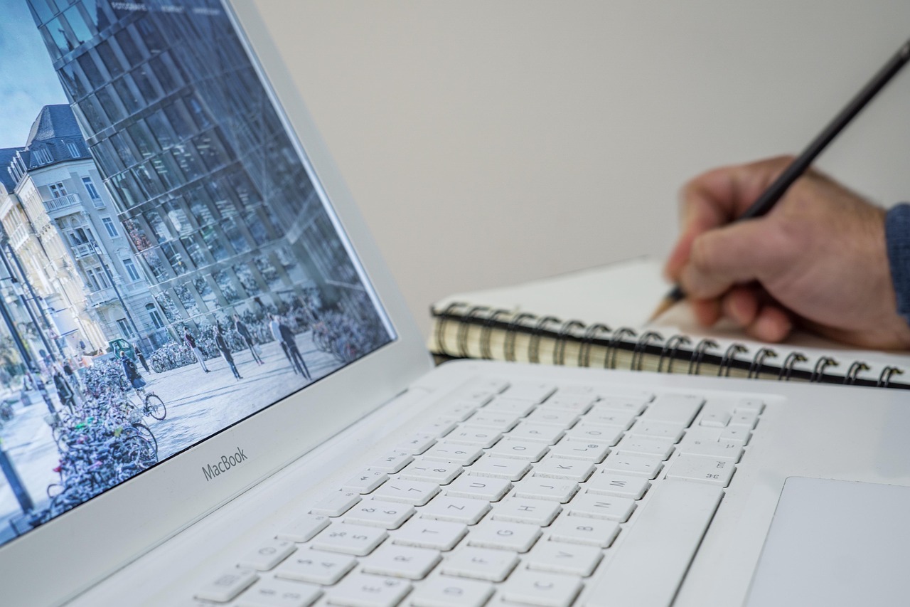 laptop, apple, keyboard, technology, mac, application, software, hardware, people, hand, notebook, notes, blue apple, blue keyboard, blue software, blue note