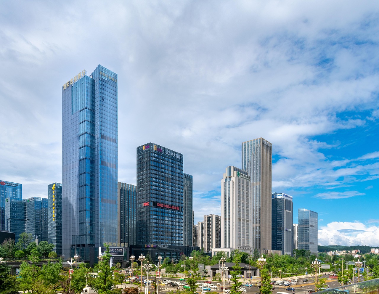 white cloud, stratus, cirrus, building, skyscraper, office building, bank, nature, enterprise, china, guizhou, guiyang, guizhou city, sunny days, summer, city, skyline