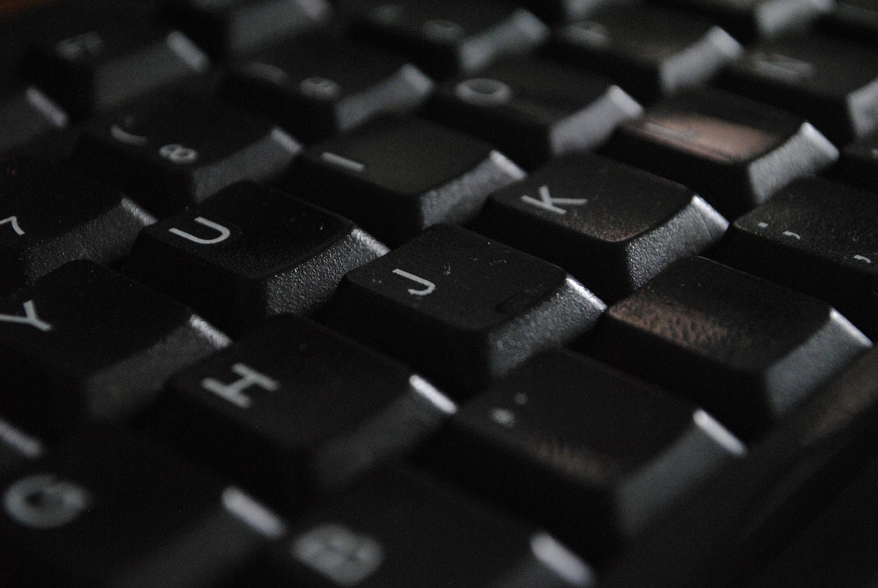 keyboard, black, hardware, tech, computer, office, business, laptop, technology, macro, black business, black computer, gray computer, black office, gray office, black technology, black laptop, gray laptop, black tech, gray tech, black company, black keyboard, gray keyboard