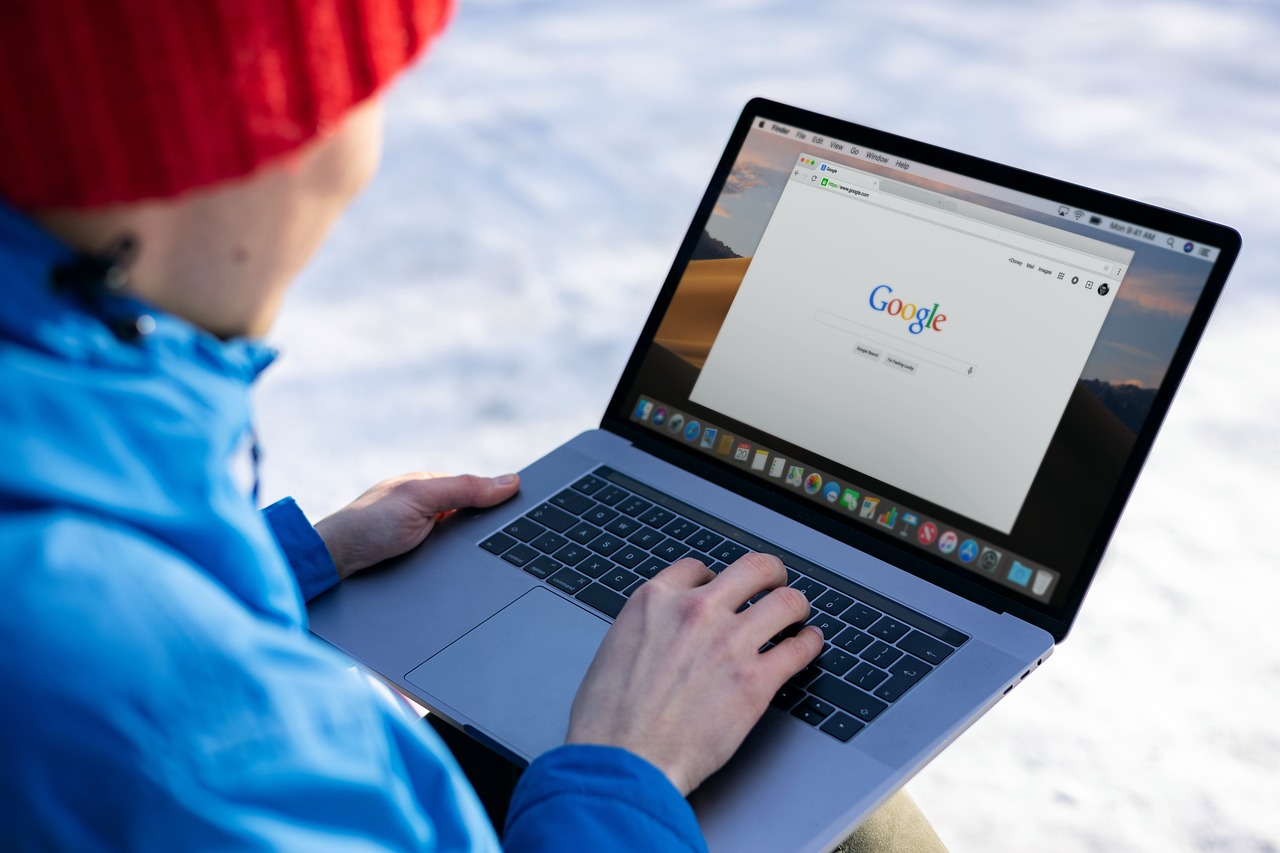 freelance, laptop, google, macbook, apple, macbook pro, apple product, work, hands, man hands, keyboard, winter, park, red hat, blue jacket, google, google, google, google, google, macbook pro, macbook pro, macbook pro