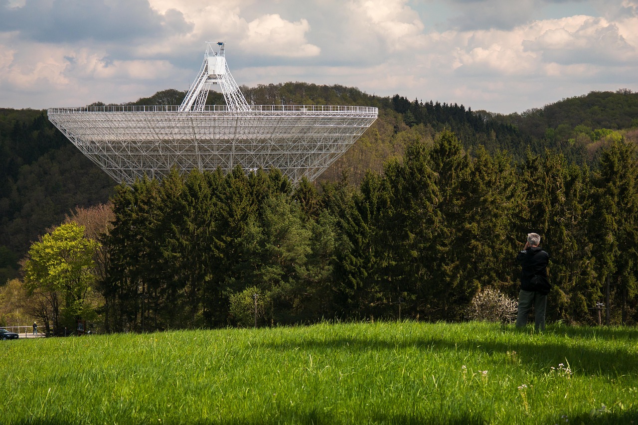 radio telescope, effelsberg, photographer, man, forest, meadow, white, eifel, telescope, space, antenna, research, astronomy, receive, large telescope, to listen, human, nature, technology, max planck institute, science, bad münstereifel, parabolic mirror